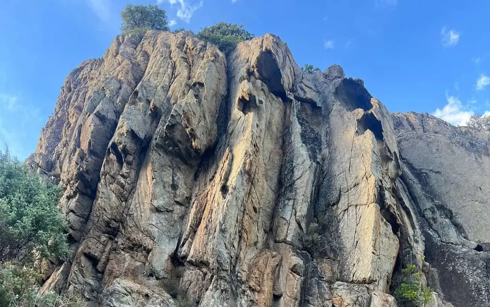 falaise escalade grimper au feminin les orgues corse verticale