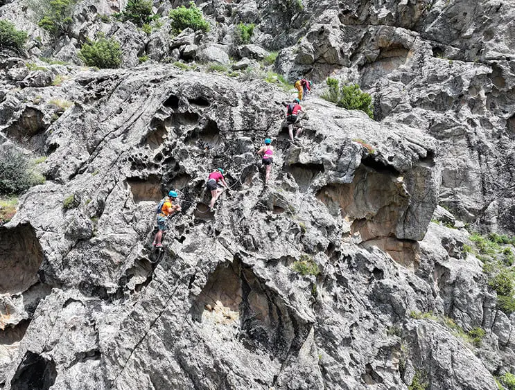 taffoni via corda progression groupe corse verticale